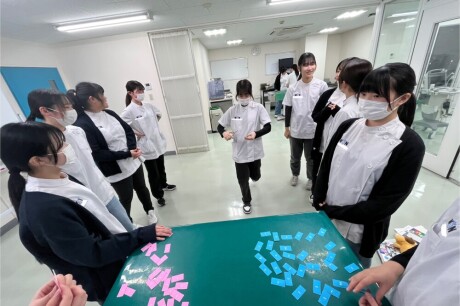 【動物外科看護学実習】「器具もってきてゲーム」を行いました！